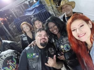 Talita Barcelos em evento de motociclistas em Angra dos Reis