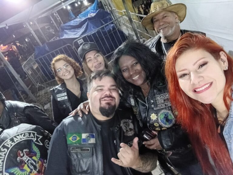 Talita Barcelos em evento de motociclistas em Angra dos Reis