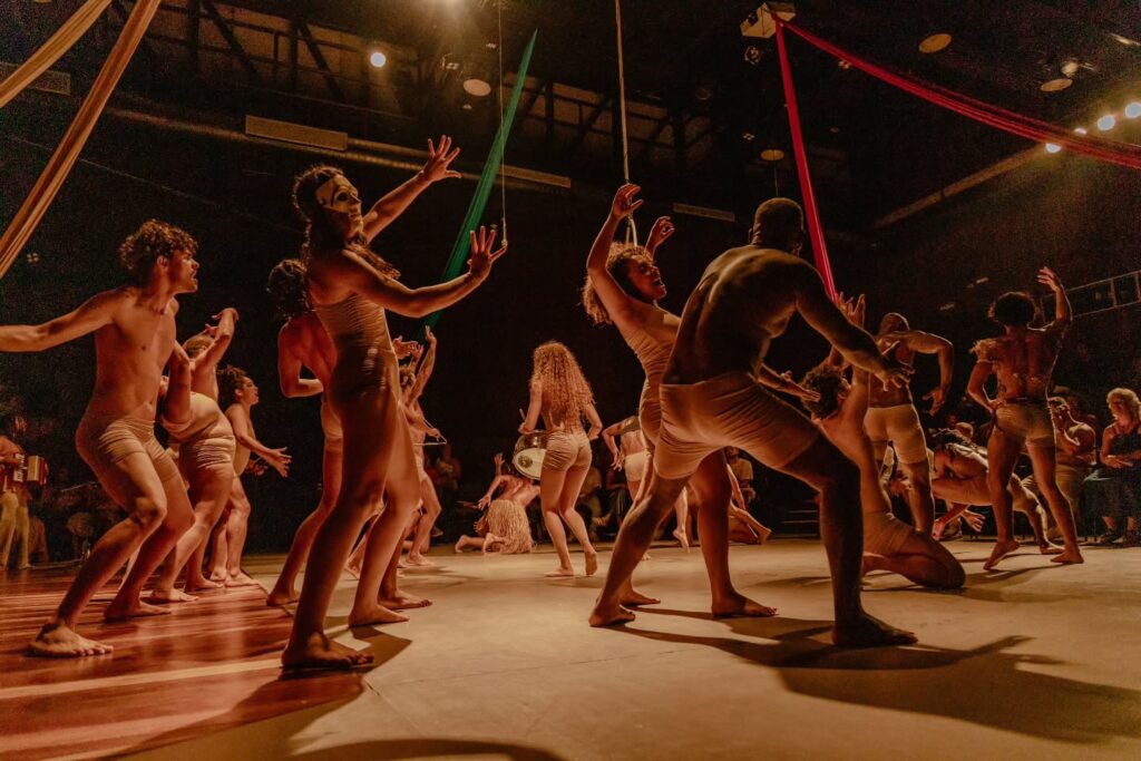 Imagem de divulgação do espetáculo Ariano Brasa Brasileiro no Teatro Castro Alves